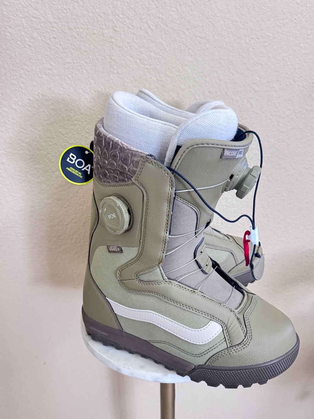NWT Vans Encore Pro BOA Winter Olive Terrian Snowboard V2 Boots Women Size 7.5